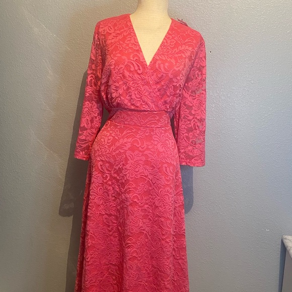 Grapent Dresses & Skirts - Chic Fuchsia Lace Long Sleeve Dress